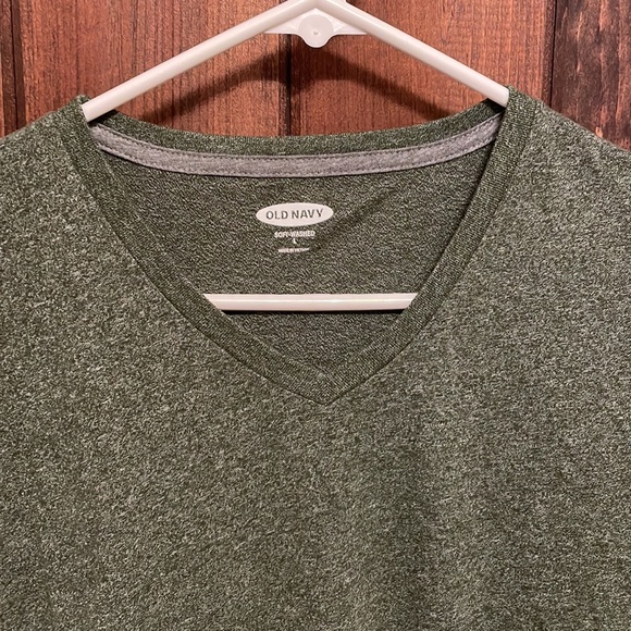 Men's old navy super soft v-neck t-shirt - Picture 2 of 6